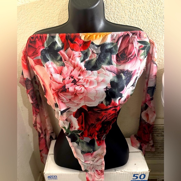 Fashion Nova “ blame it on the rose”  flower legging set. - Picture 2 of 6